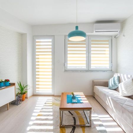 • Charming ǀ Near City Mall ǀ 1Br • Appartamento Skopje Esterno foto